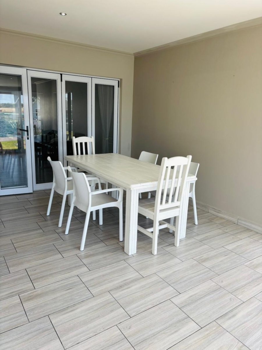 To Let 3 Bedroom Property for Rent in Aston Bay Eastern Cape